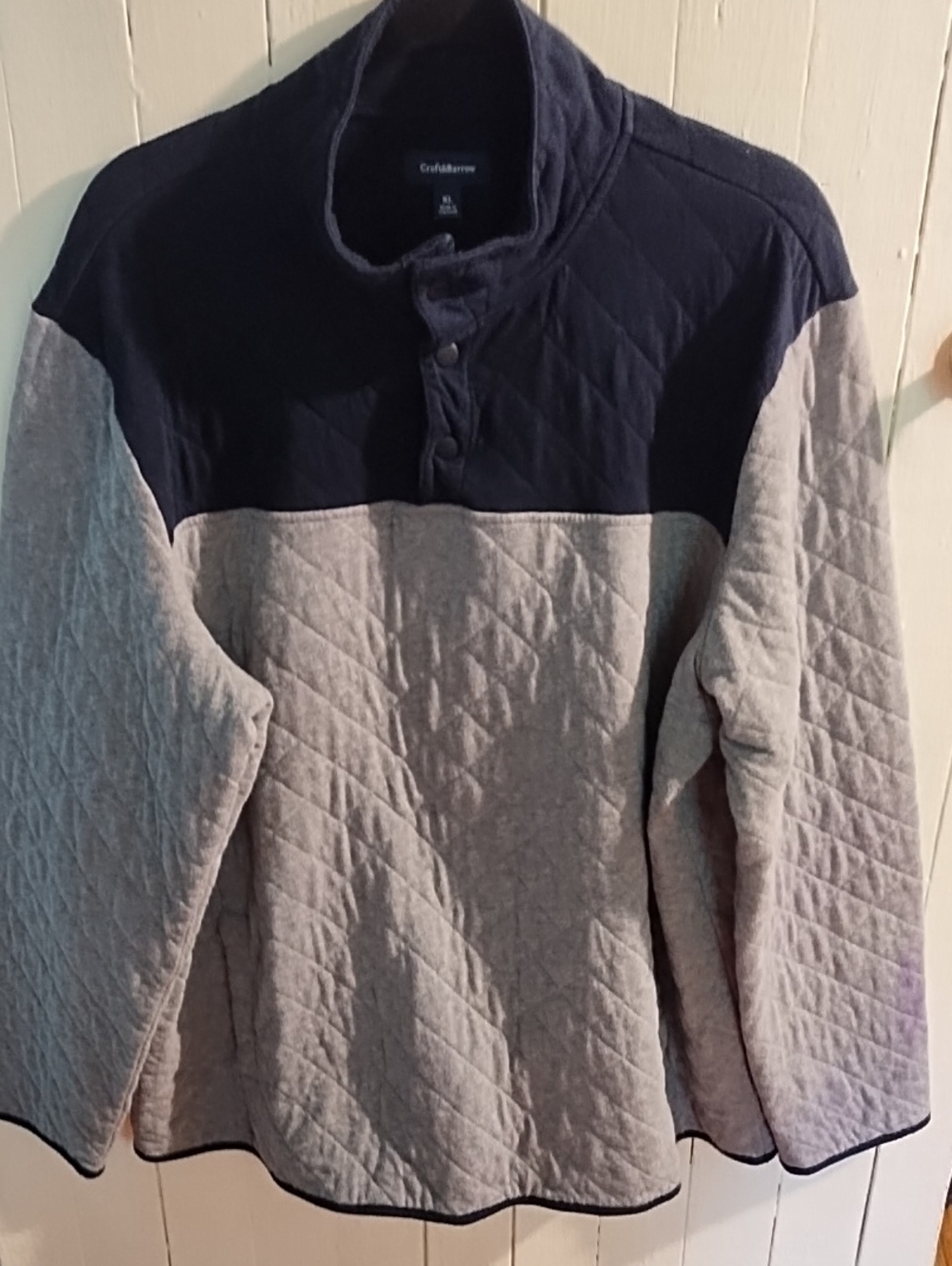 Old Navy Quilted Pullover - Navy and Light Gray Colorblock VGC Size XL.